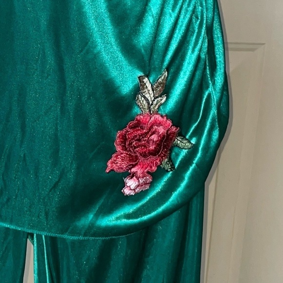 3 Pc Emerald Green Pajama Set Embroidered Flower & Lace Cami Shorts & Pants Sz M - Picture 6 of 15